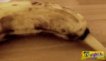 Ένα βίντεο που πρέπει να δείτε! Πήγε να φάει μια μπανάνα και είδε κάτι να κινείται μέσα σε αυτή ...