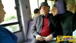 Ηλικιωμένοι βρίζονται μέσα σε λεωφορείο!