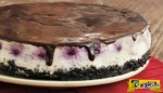 Cheesecake με επικάλυψη σοκολάτας και γέμιση απο βύσσινο!