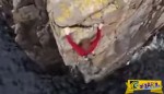 Τρομακτικό: 42 χρόνος αναρριχητής σκαρφαλώνει σε έναν βράχο μόνο με τα χέρια!