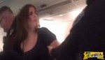 Mια ζωηρή επιβάτης: Γυναίκα πρώτα φίλησε μια αεροσυνοδό και μετά της έριξε μπουνιά