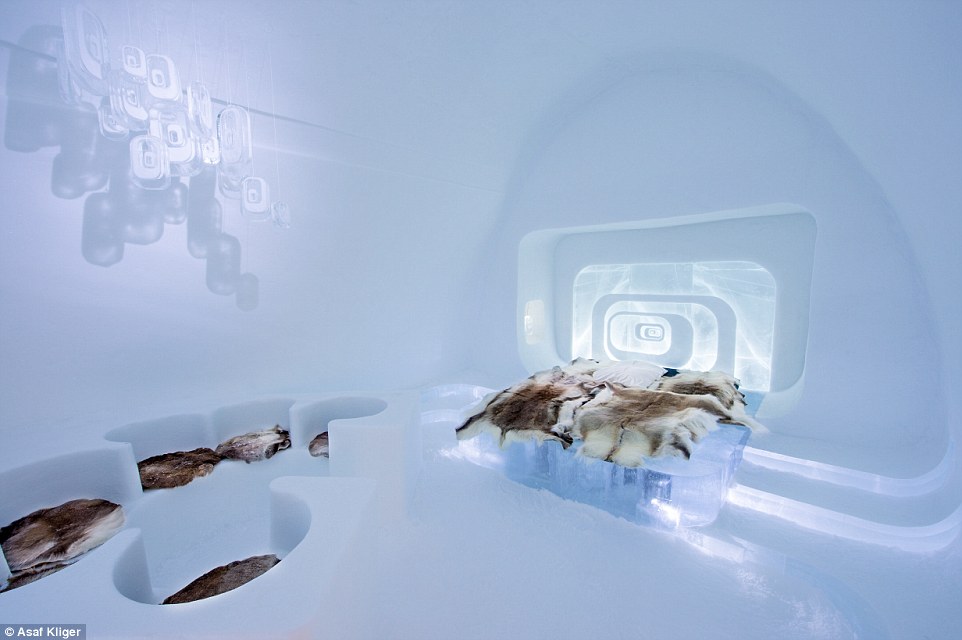 ice-hotel-3