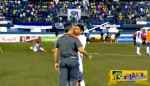Ποδοσφαιριστής έκανε "ντου" στον προπονητή του! - Δείτε το βίντεο