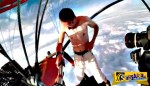 H τρέλα δεν πάει στα βουνά, αλλά σε αυτό τον άνδρα - Ημίγuμvος και χωρίς αλεξίπτωτο κάνει skydiving!