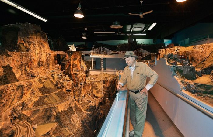 largest_model_railroad_boasting_16