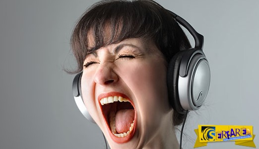Έτσι ακούγεσαι στην πραγματικότητα όταν τραγουδάς ενώ ακούς μουσική με ακουστικά!