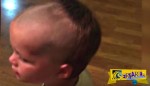 Αγοράκι πήρε την ξυριστική μηχανή του πατέρα του και ξύρισε το κεφάλι του - Δείτε πως έγινε!