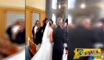 Χαμός στο γάμο! Παραγαμπράκι κάνει βουτιά στο νυφικό φόρεμα
