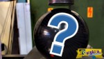 Τι θα συμβεί αν βάλετε μια μπάλα μπόουλινγκ κάτω από υδραυλική πρέσα;
