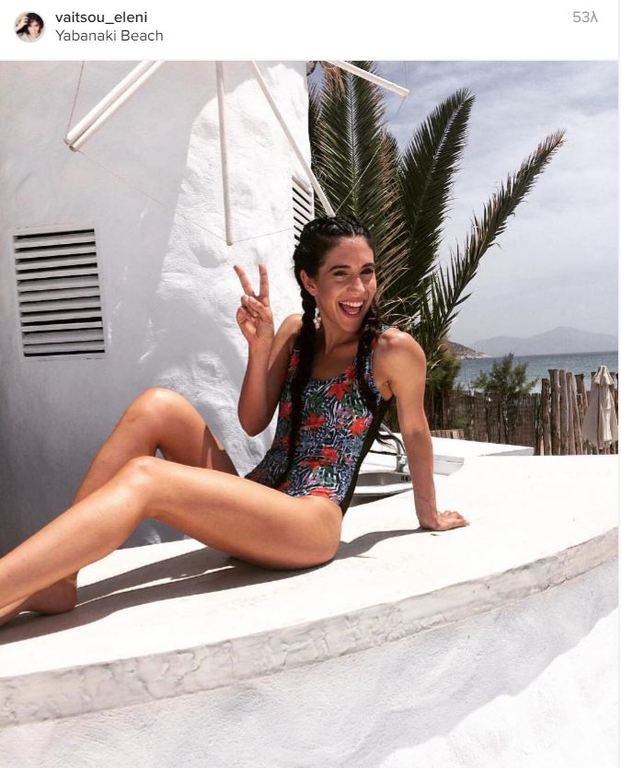 Η πρωταγωνίστρια του Μπρούσκο, Ελένη Βαΐτσου ποζάρει με μαγιό και «αναστατώνει» τα πλήθη!