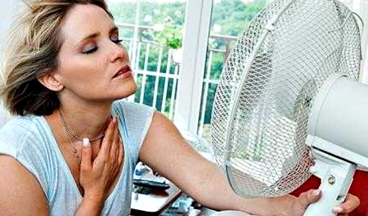 Έξυπνα κόλπα για να κοιμηθείτε δροσερά στον καύσωνα, χωρίς air condition