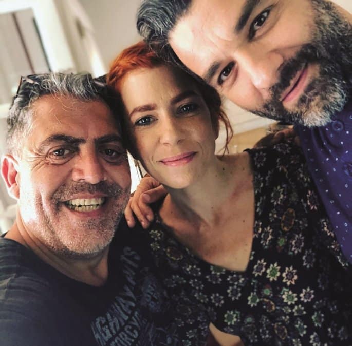 Αστέρια στην άμμο σειρά: Ένας έρωτας ξεθάβει μυστικά, μίση και πάθη