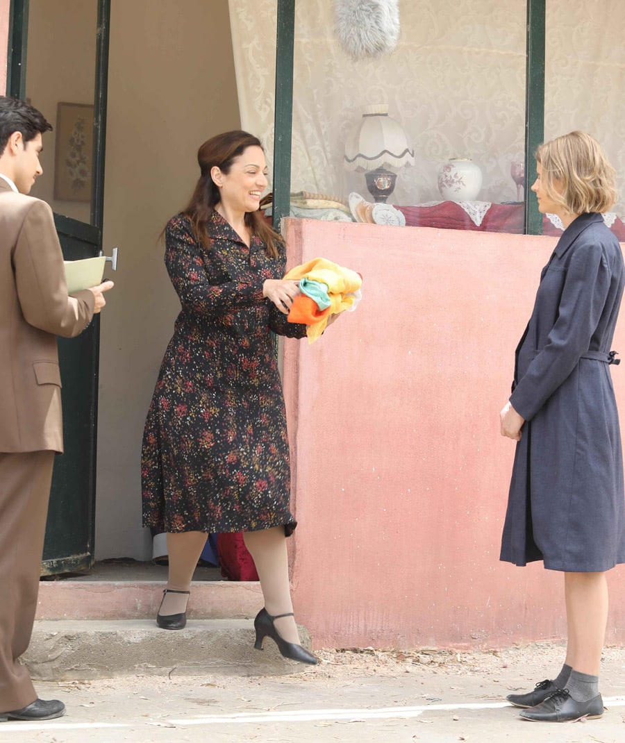 Άγριες Μέλισσες εξελίξεις: Η Ελένη χάνει τα χωράφια ...