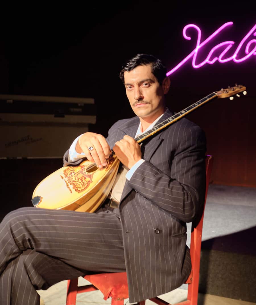 Άγριες Μέλισσες Spoiler: Η κόρη του Τόλλια διεκδικεί τον Λάμπρο από την Ελένη