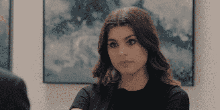 8 Λέξεις Spoiler: Η Ρωξάνη έχει εθιστεί στα σκληρά ναρκωτικά 