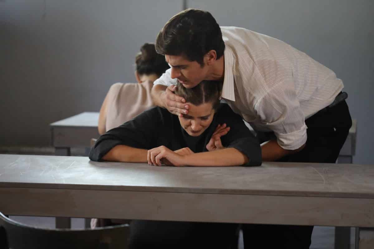 Άγριες Μέλισσες Spoiler: Άγνωστος ενημερώνει τον Λάμπρο τι κάνει ο Βόσκαρης στην Ελένη