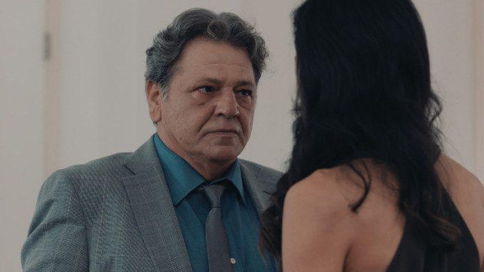 8 Λέξεις Εξελίξεις: Το ατύχημα και η αποκάλυψη της σχέσης 