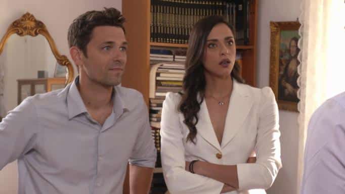 Έλα Στη Θέση Μου Εξελίξεις: Άγριο ξύλο με Φώτη και Ατσαλάκη