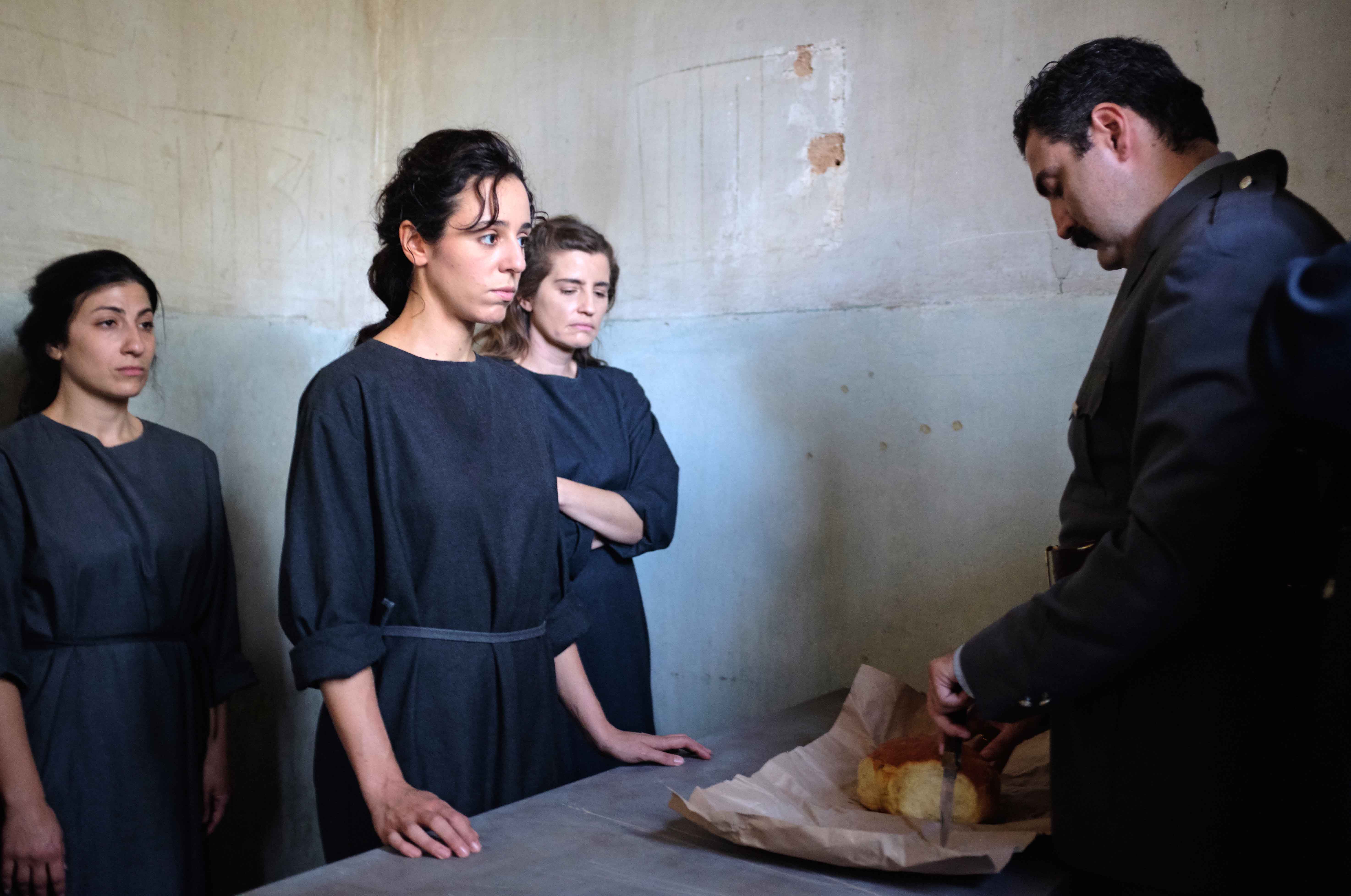 Άγριες μέλισσες εξελίξεις: Ασημίνα και Δρόσω πρόσωπο με πρόσωπο 