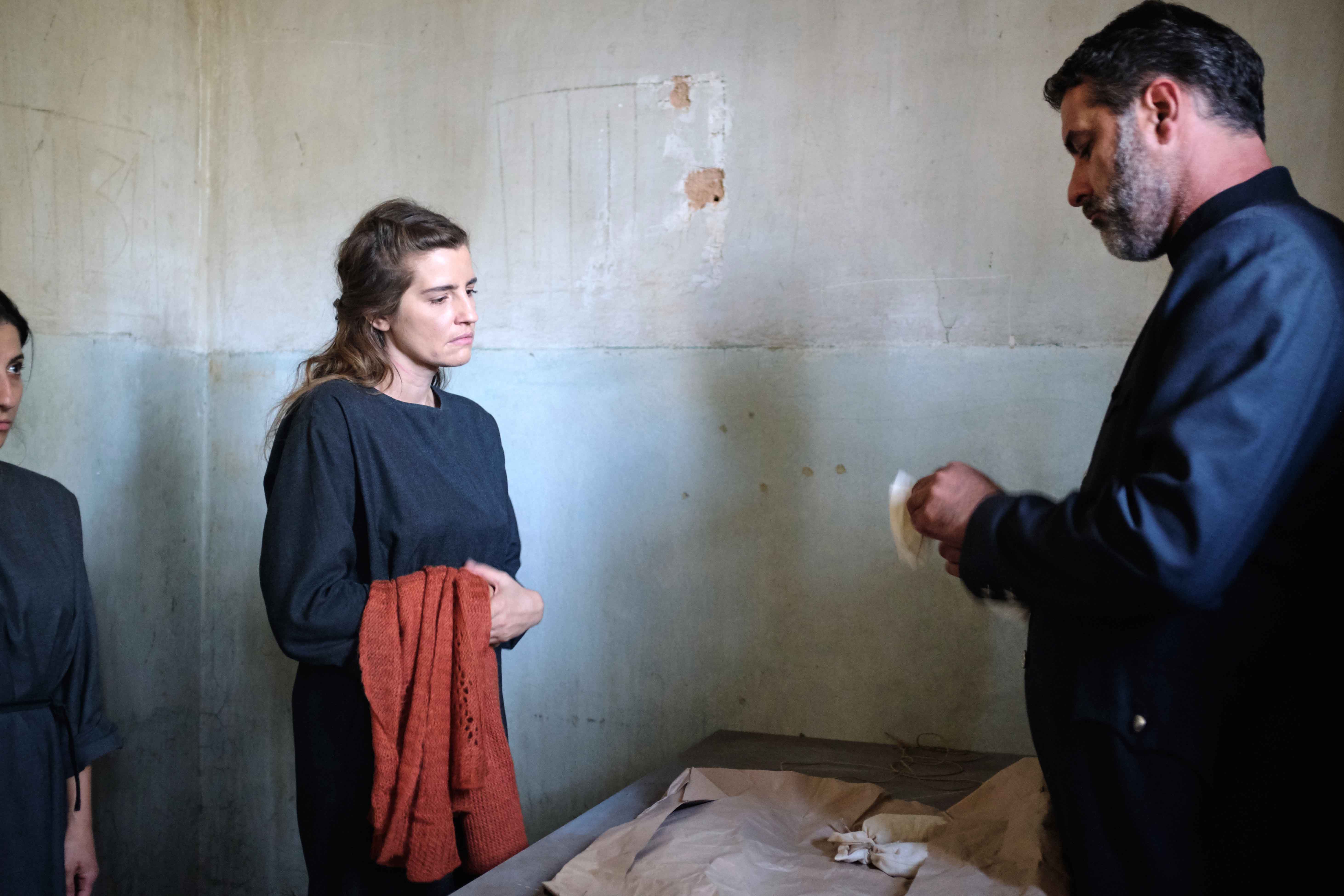 Άγριες μέλισσες εξελίξεις: Ασημίνα και Δρόσω πρόσωπο με πρόσωπο 