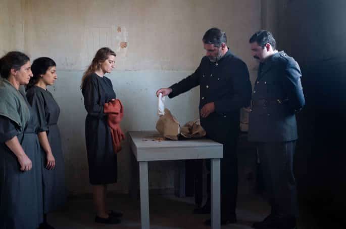 Άγριες Μέλισσες Επεισόδια: Η ενέδρα σε άγνωστο ζευγάρι φέρνει εξελίξεις στο Διαφάνι