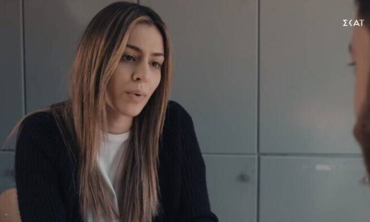 8 Λέξεις επεισόδια: H Αλίκη δέχεται μαχαιριά και σωριάζετε κάτω