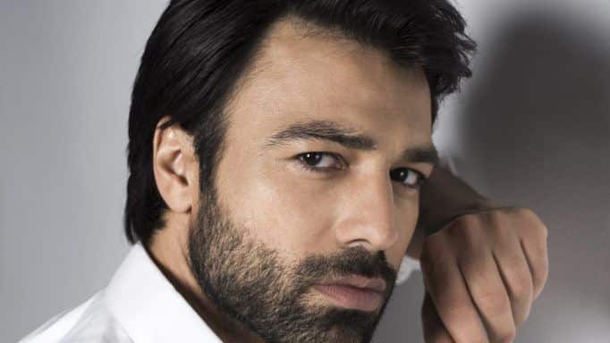 8 Λέξεις Spoiler: Αυτοκίνητο χτυπάει τον Οδυσσέα - Τυχαίο η όχι;