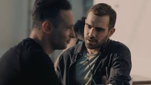 8 Λέξεις Επεισόδια: Η εν ψυχρώ δολοφονία και τα αντίποινα 