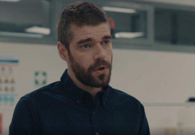 8 Λέξεις Επεισόδια: Ο Μιχάλης ομολογεί στον Οδυσσέα πως σκότωσε την Βασιλική 