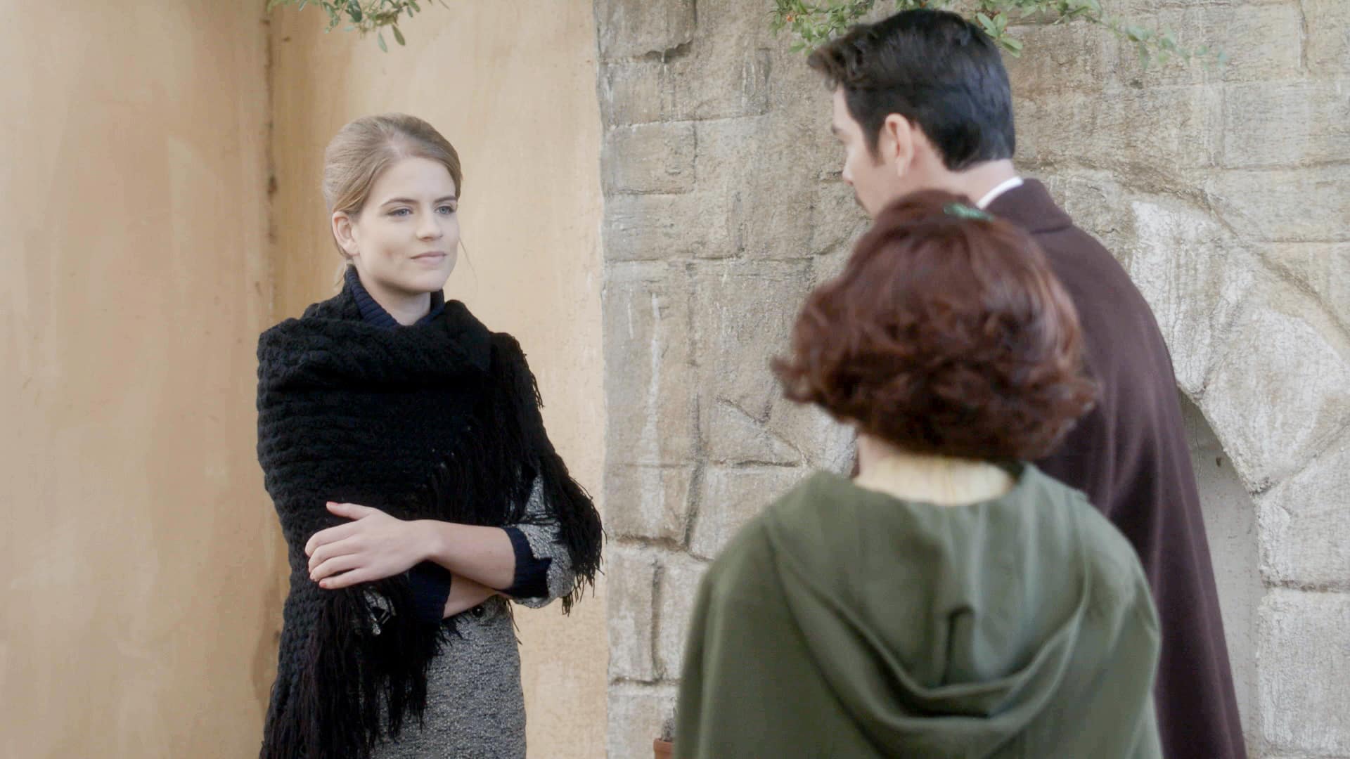 Άγριες Μέλισσες επεισόδια: Ο Νικηφόρος βάζει το Σωτήρη να παρακολουθεί κρυφά την Ασημίνα