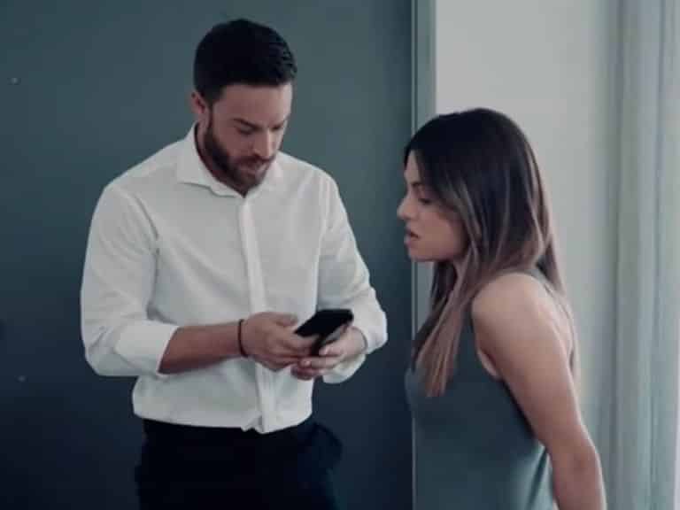 8 Λέξεις τι θα γίνει: Ο Έκτορας αποφασίζει να βάλει τον ύποπτο πολιτικό σε στενή παρακολούθηση