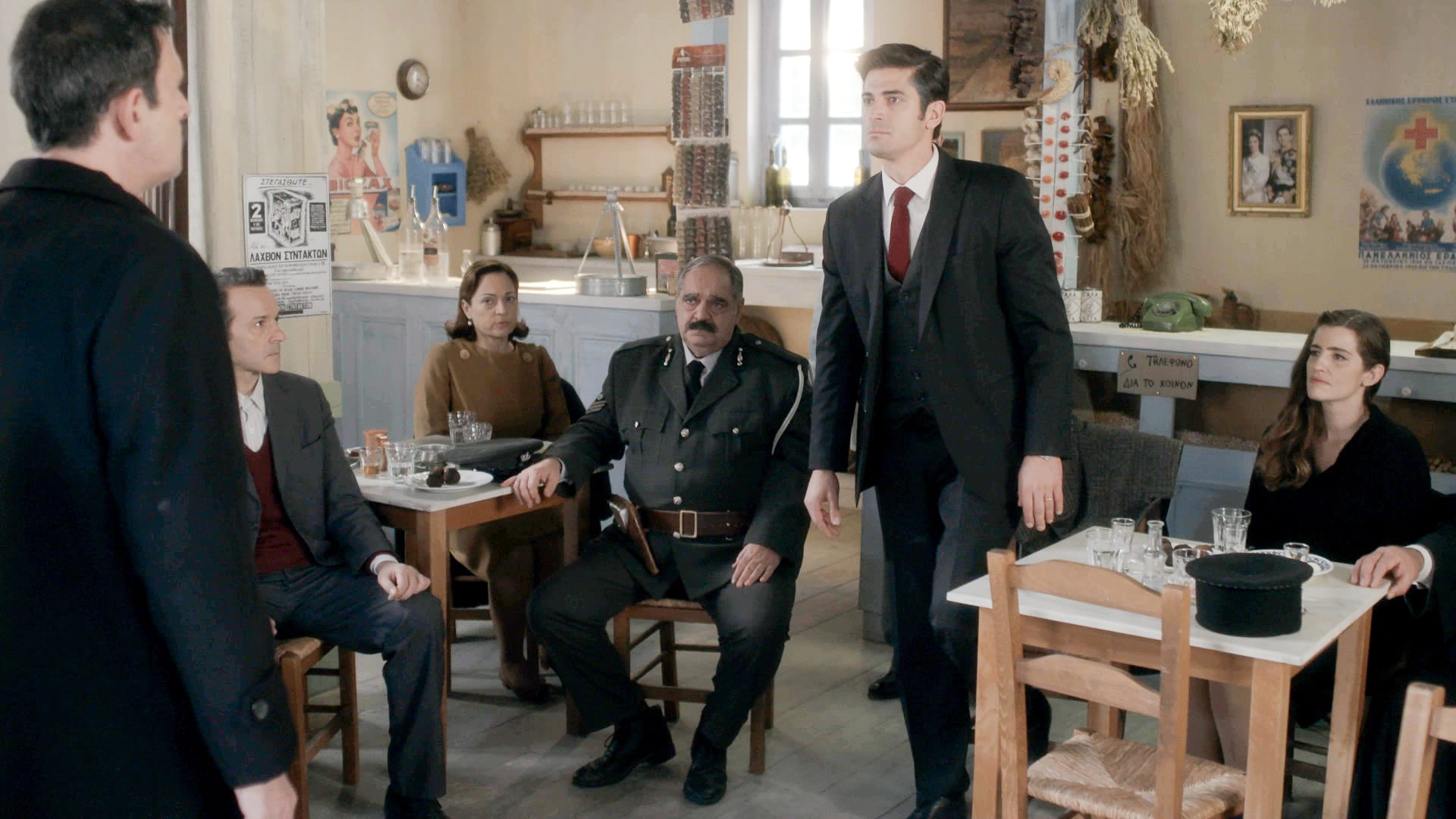 Άγριες Μέλισσες – Επεισόδια: Ο Δούκας διαλύει την Χριστουγεννιάτικη Γιορτή