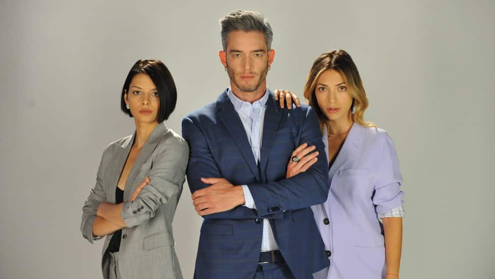 8 Λέξεις Επεισόδια: Άγριο ξύλο για Οδυσσέα και Στέφανο - Ανακαλύπτει την απάτη του