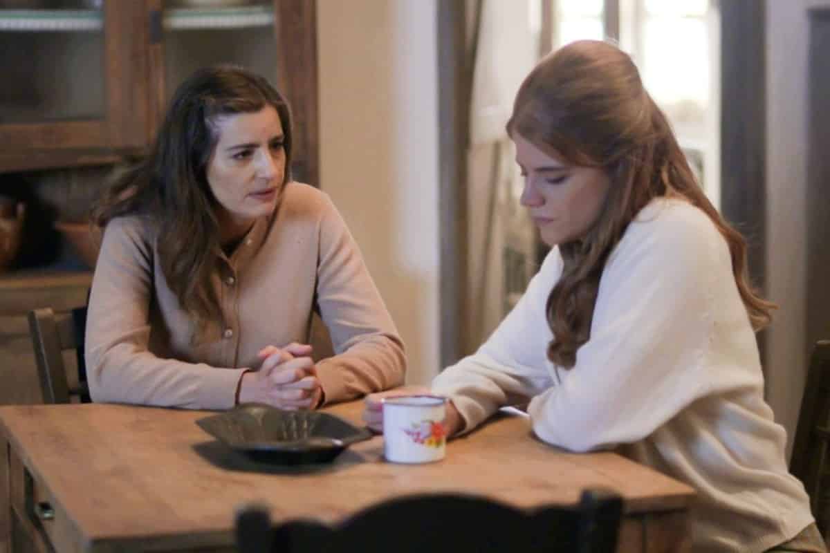 Άγριες Μέλισσες περιλήψεις: Ο Βόσκαρης γυροφέρνει τη Σοφούλα και σπέρνει τη διχόνοια με τον Άγγελο