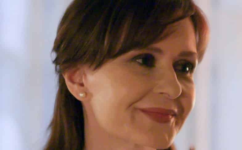 Άγριες Μέλισσες Περιλήψεις: Το Σχέδιο της Ανέτ ξεκινάει 