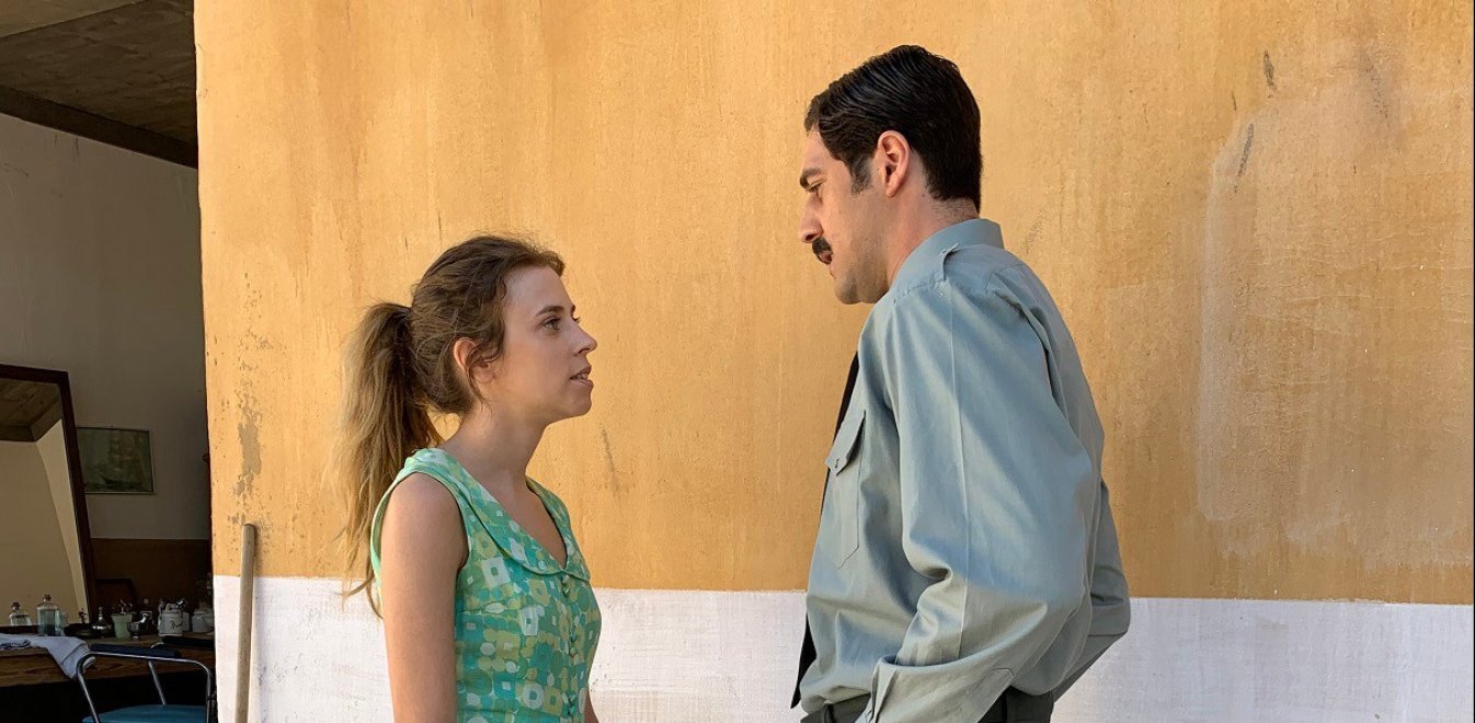 Άγριες Μέλισσες Επεισοδια: Η Μυρσίνη κερατώνει τον Δούκα με τον Βόσκαρη