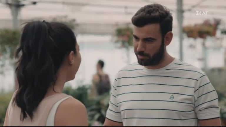 8 λέξεις: Το δαχτυλίδι της Νόνας φέρνει ανατροπές