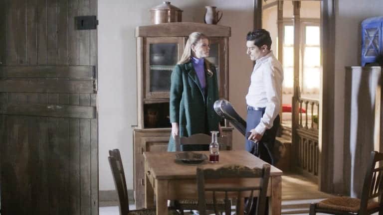 Άγριες Μέλισσες επεισόδια: Οι δύο εχθροί της Δρόσως