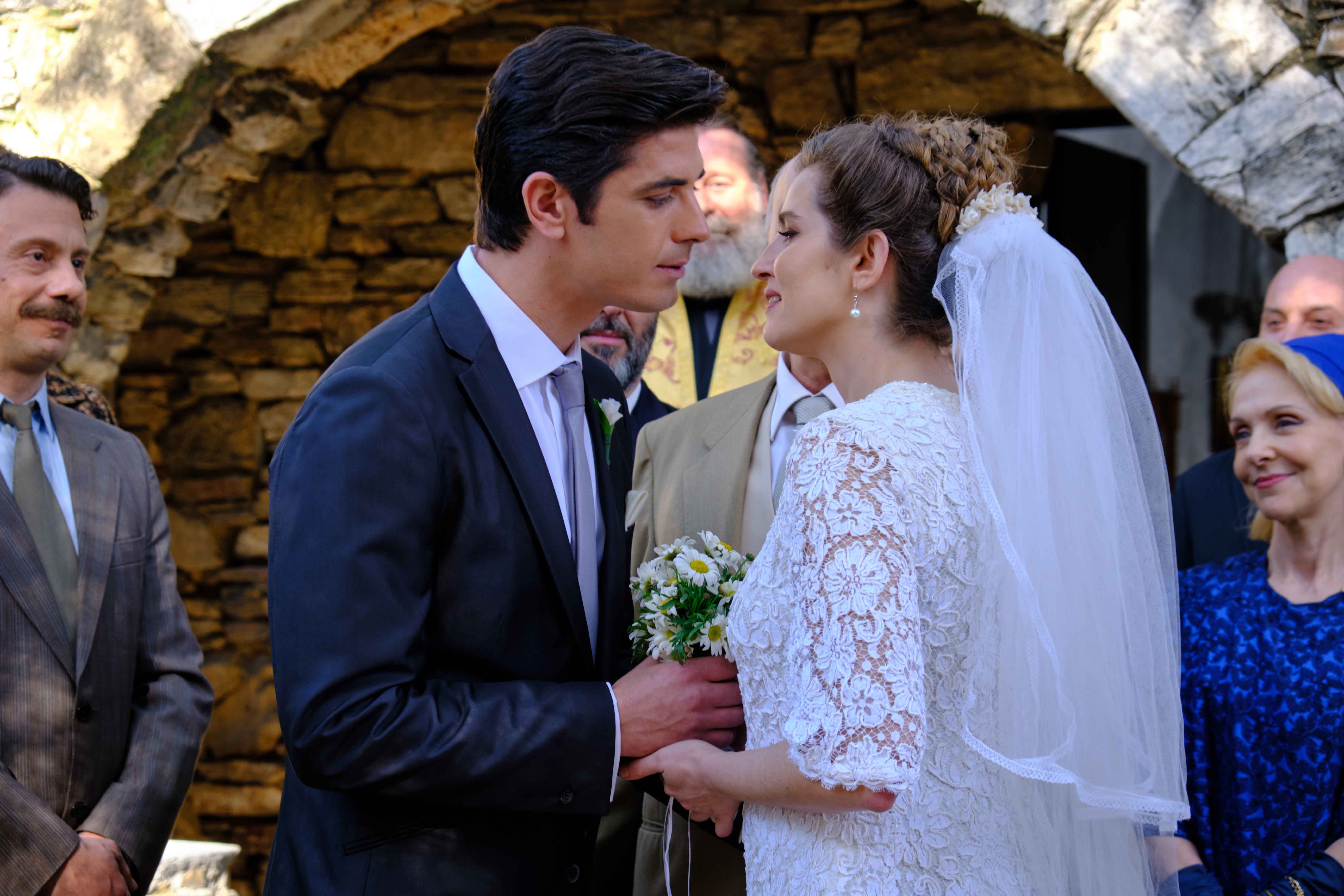 Άγριες Μέλισσες Spoiler: Ο γάμος Ελένης και Λάμπρου δεν είναι αυτό που νομίζεις