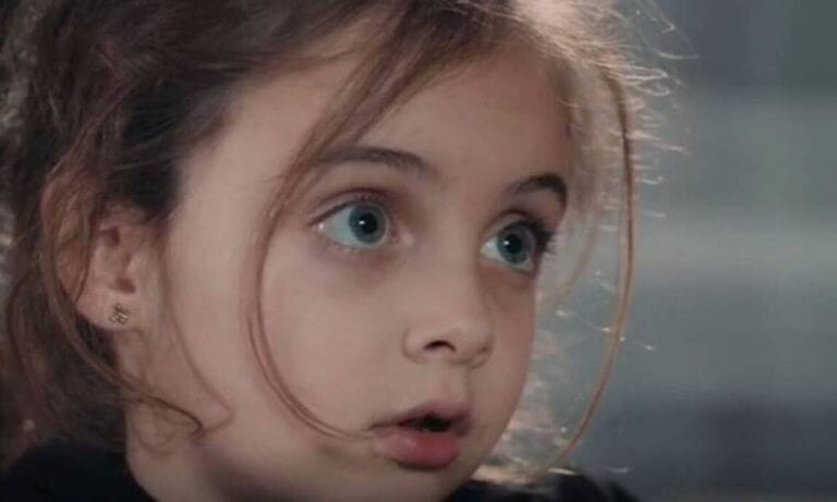 8 Λέξεις: Η Τζουλιάνα δέχεται να βοηθήσει το παιδί της Μιρέλας