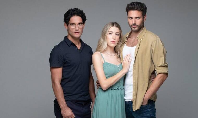 Αγγελική επεισόδια: Τους Βλέπουν Κρυφά Να Φιλιούνται!