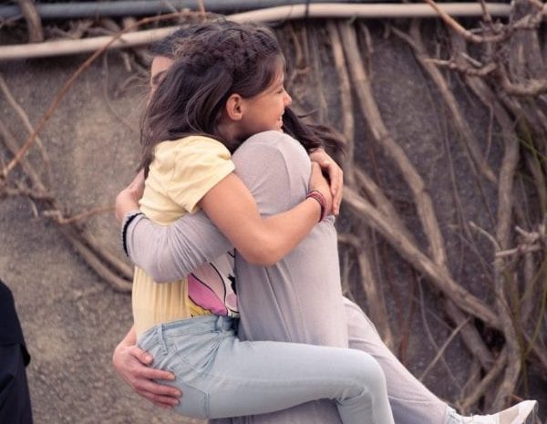 Έξαψη επεισόδια: Η Κλαίρη θα κάνει τα πάντα για την υιοθεσία