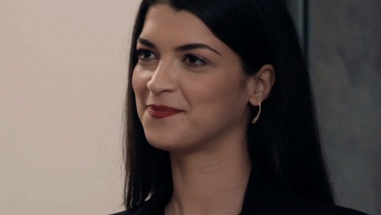 8 Λέξεις: Η Ευδοκία ζητάει από την Αλίκη να την ακολουθήσει