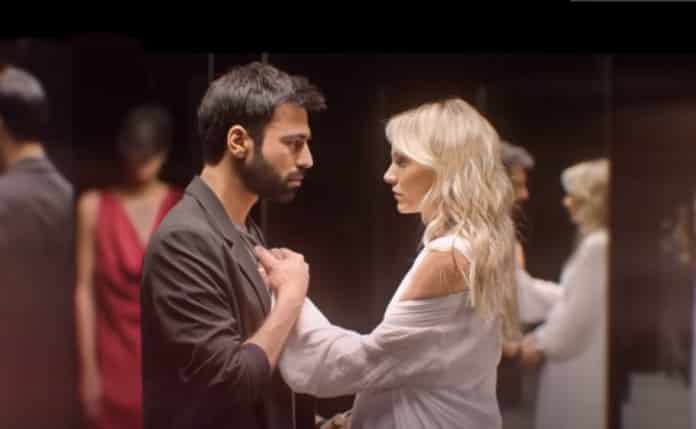 8 Λέξεις: Στα μαχαίρια Οδυσσέας και Έρση για ένα μήνυμα