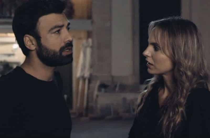 8 Λέξεις: Στα μαχαίρια Οδυσσέας και Έρση για ένα μήνυμα