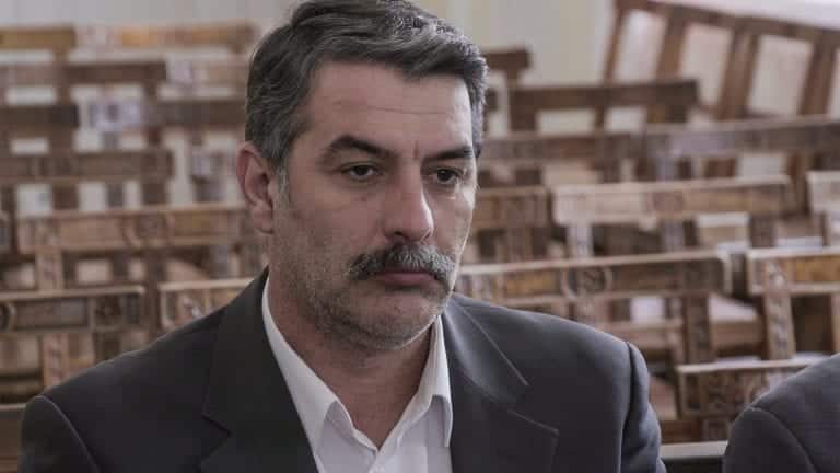 Άγριες Μέλισσες: Έξαλλος ο Λάμπρος, αρπάζει τον Βόσκαρη