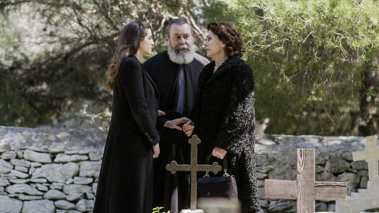 Άγριες Μέλισσες: Ελένη και Μυρσίνη έρχονται αντιμέτωπες στη δίκη