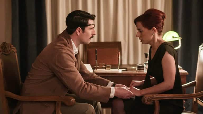 Άγριες Μέλισσες: Το υδροκυάνιο στο αίμα του Θέμελη