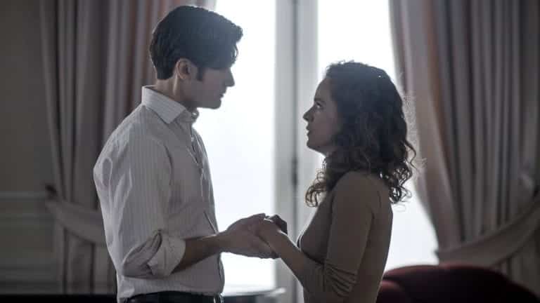 Άγριες Μέλισσες: Η Δρόσω εκβιάζει την Ασημίνα