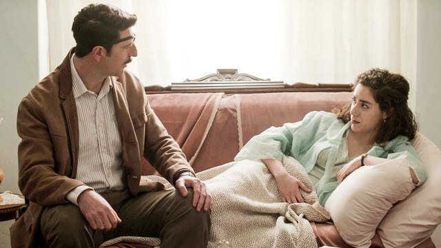 Άγριες Μέλισσες Σήμερα 07/04/21 Επεισόδιο 122 Β Κύκλος – Η Ελένη προσπαθεί να στηρίξει τις αδελφές της